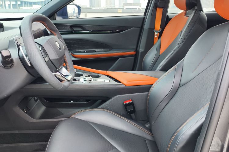 长安UNI-V 2022款 1.5T 尊贵型中控内饰7006