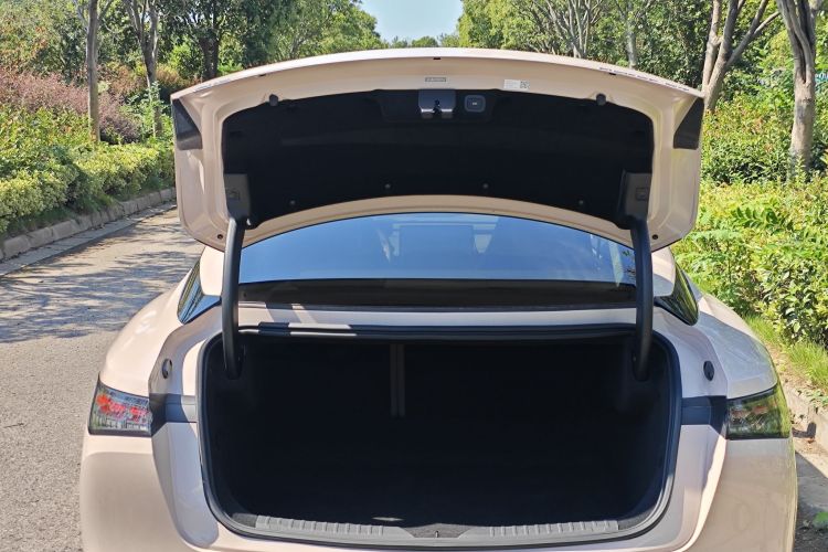 昊铂GT 2024款 全球款 710特高压激光雷达版车身外观6011