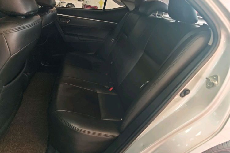 丰田 卡罗拉 2018款 1.2T S-CVT GL智享版中控内饰7006