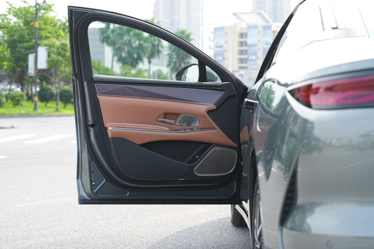 比亚迪 汉L 2025款 DM-p 四驱激光雷达旗舰型车身外观6009