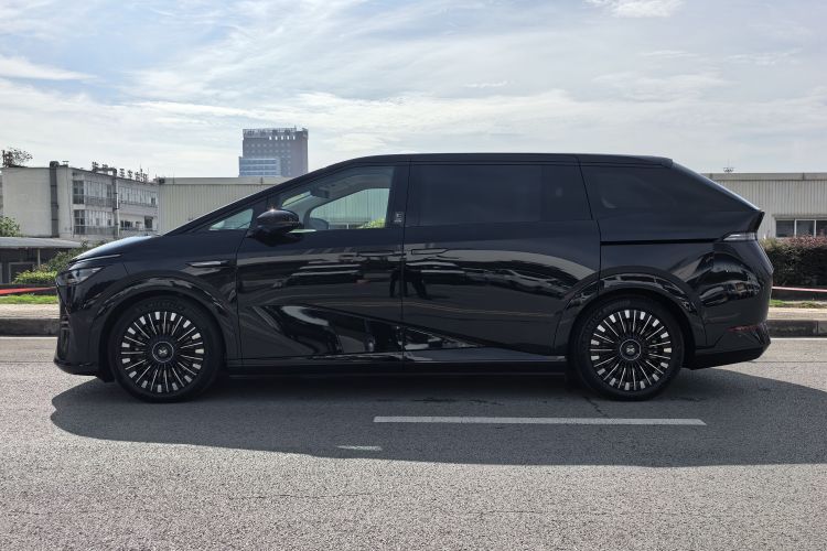 小鹏X9 2025款 740超长续航 Max车身外观6001