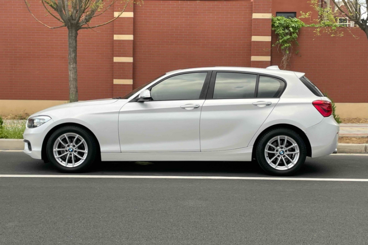 宝马1系(进口) 2016款 118i 领先型车身外观6003