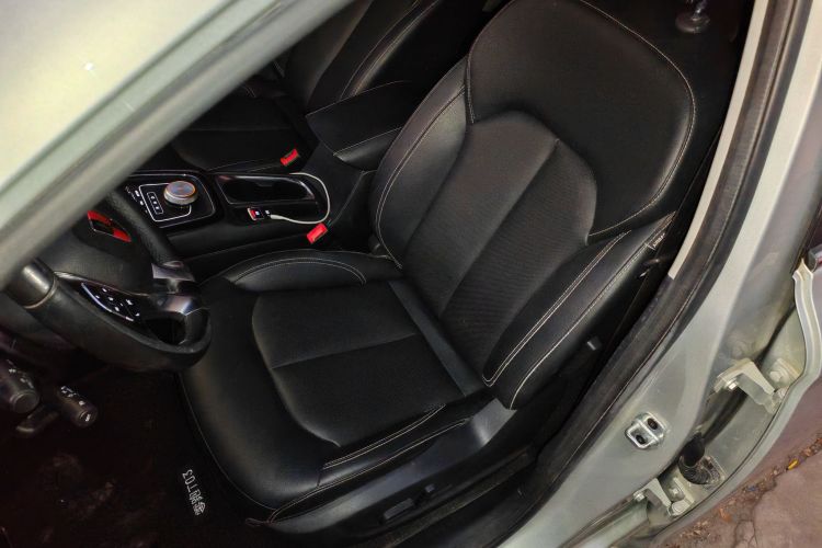 荣威Ei5 2018款 互联网旗舰版中控内饰7002