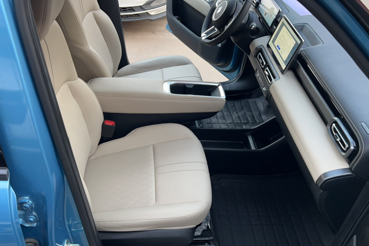 宝骏悦也Plus 2024款 智尊版 4座局部细节41