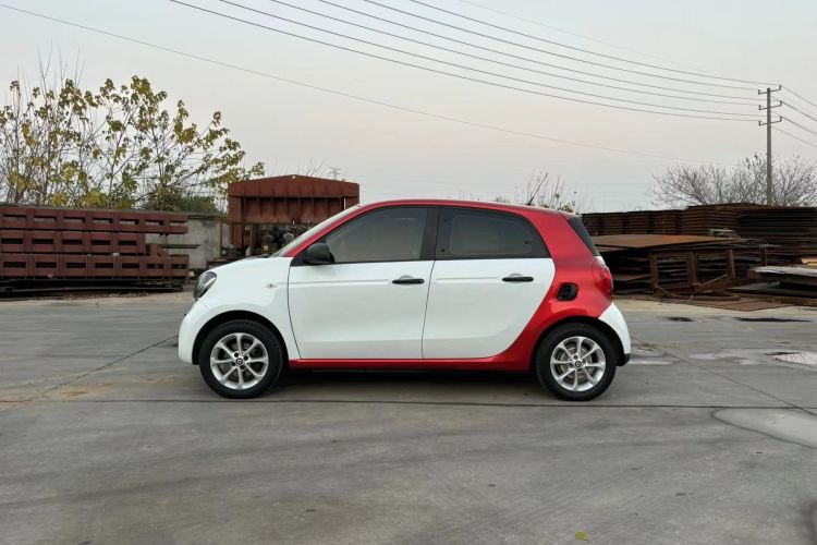 smart forfour 2016款 1.0L 52千瓦灵动版车身外观6006