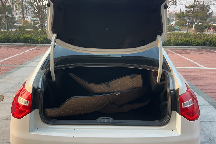 雪铁龙C5 2014款 1.6T 自动尊贵型局部细节23