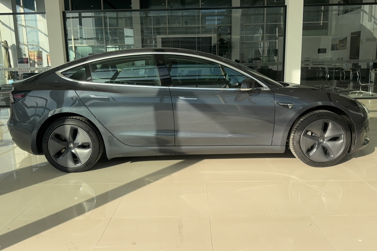 特斯拉 Model 3 2019款 标准续航后驱升级版车身外观6003