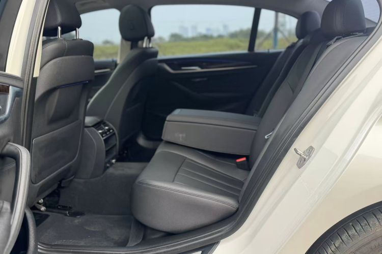 宝马5系 2018款 525Li 豪华套装车身外观6005