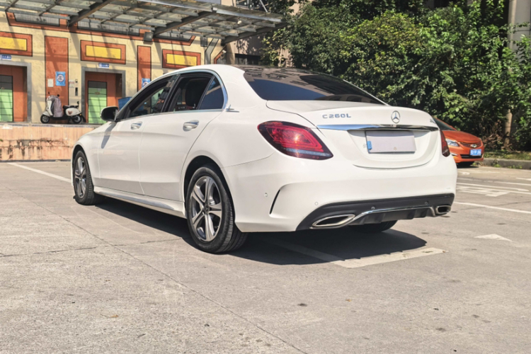 奔驰C级 2019款 改款 C 260 L 运动版车身外观6006