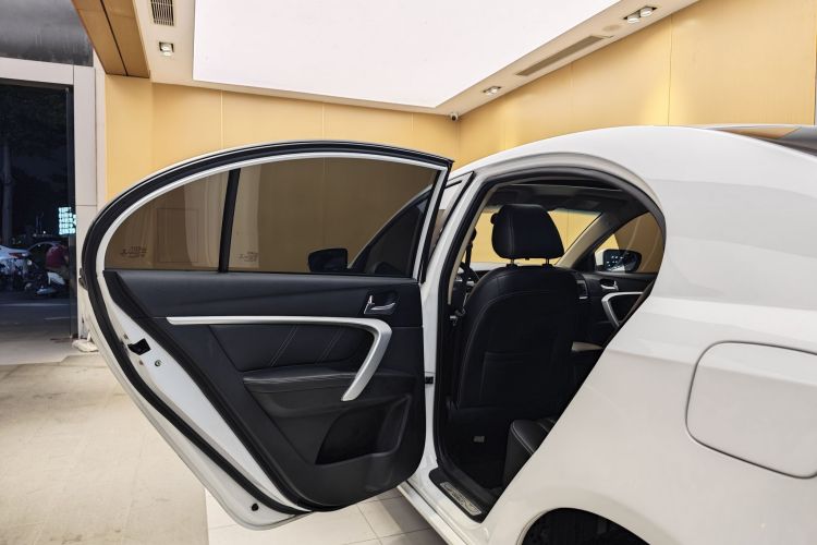 吉利汽车 帝豪 2017款 三厢百万款 1.5L 手动向上版车身外观6007