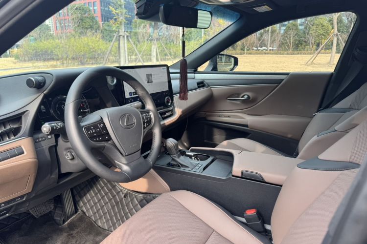 雷克萨斯ES 2025款 300h 臻享版中控内饰7003