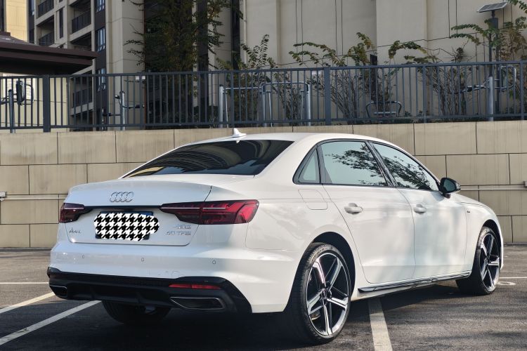 奥迪A4L 2024款 40 TFSI 豪华动感型车身外观6009