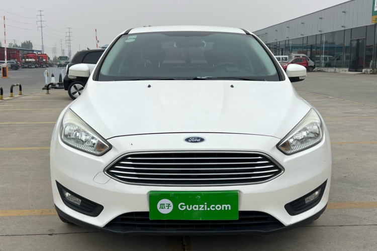 福特 福克斯 2017款 三厢 1.6L 自动舒适型智行版车身外观6003