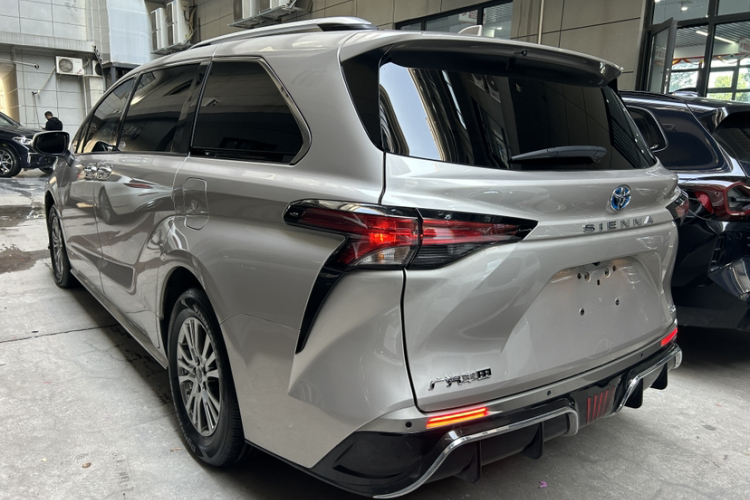 丰田 赛那SIENNA 2021款 2.5L混动 舒适版车身外观6003