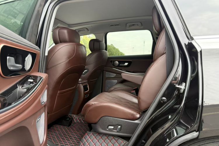 星途揽月 2023款 400T 四驱星尊版 6座中控内饰7004