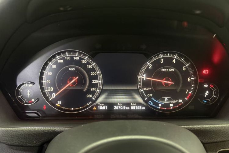 宝马3系GT 2019款 320i M运动套装中控内饰15