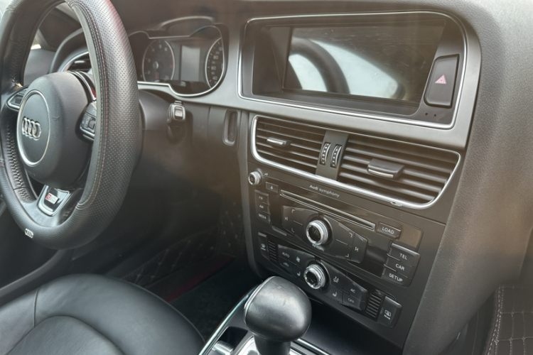 奥迪A4L 2013款 35 TFSI 自动舒适型局部细节14