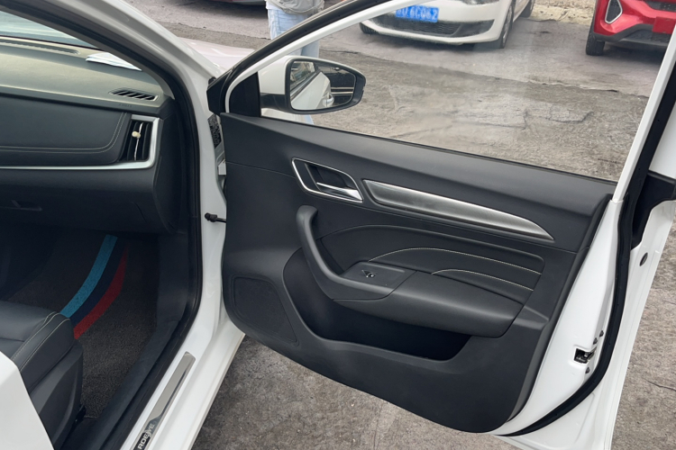 荣威i6 2018款 20T 自动旗舰版中控内饰7005