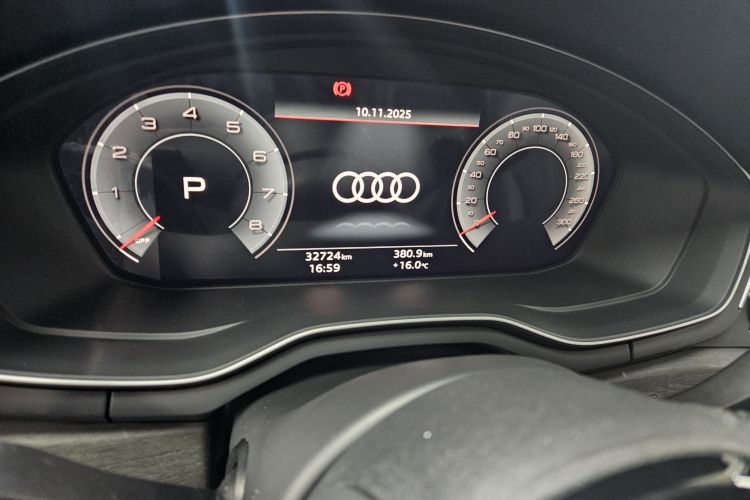 奥迪A4L 2023款 40 TFSI 豪华动感型中控内饰15