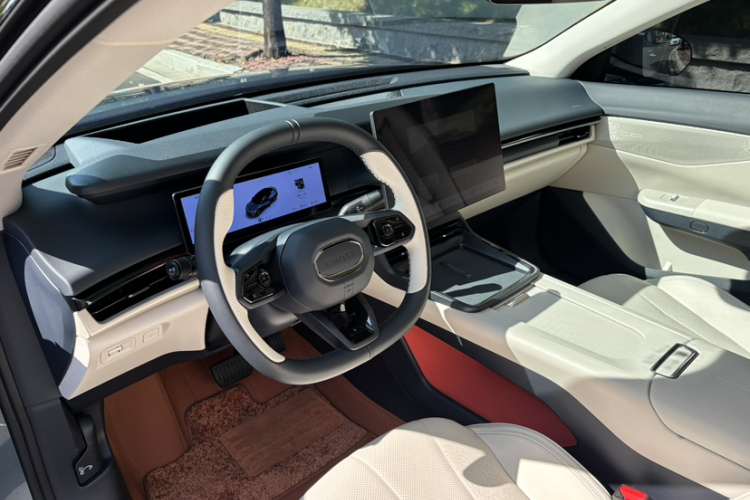 领克07 2024款 EM-P 126长续航 Ultra中控内饰7009