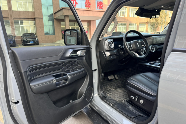 坦克300 2021款 越野版 2.0T 征服者中控内饰7004