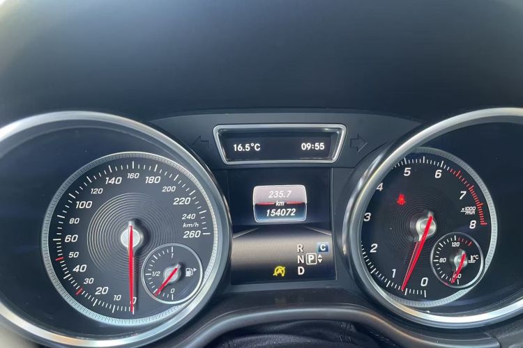 奔驰GLE 2017款 GLE 320 4MATIC 动感型中控内饰15