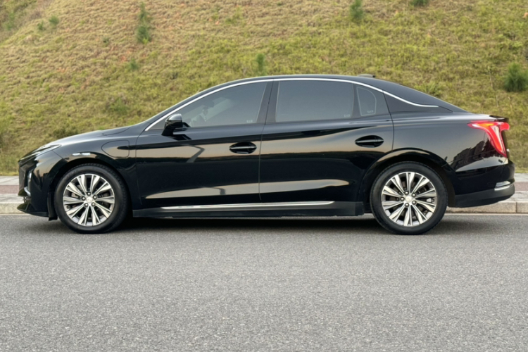 红旗E-QM5 2022款 431km 充电乐享版车身外观6004