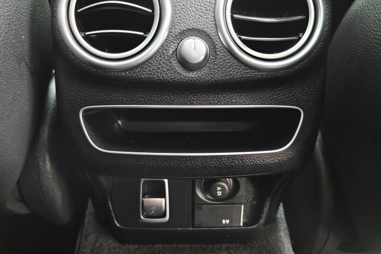 奔驰C级 2020款 改款 C 260 L中控内饰7007