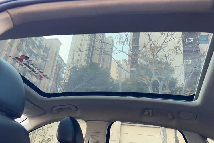 众泰SR9 2017款 2.0T 自动极致之光版局部细节22