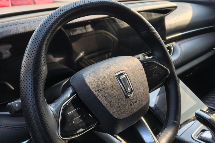 奔腾T99 2020款 20TD 自动尊享型中控内饰7003