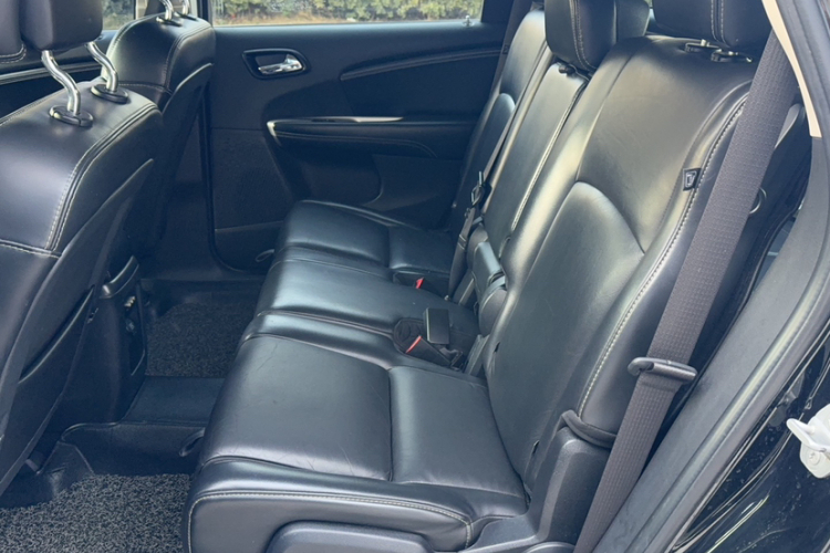 道奇 酷威 2015款 2.0TD 四驱尊尚版中控内饰7004