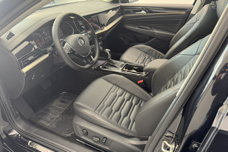 大众 帕萨特 2019款 330TSI 精英版 国VI中控内饰7003