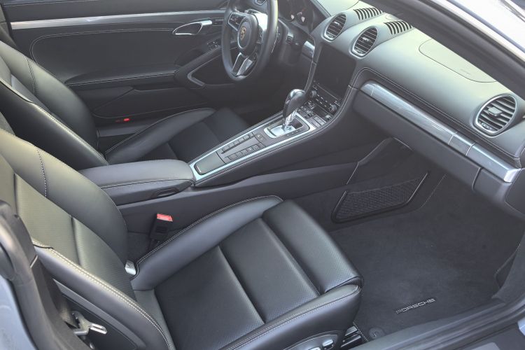 保时捷718 2023款 Cayman Style Edition 2.0T中控内饰7003