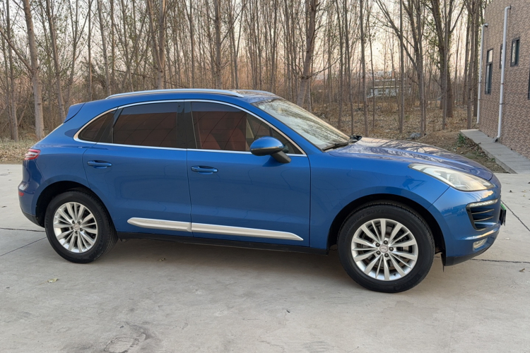 众泰SR9 2017款 2.0T 自动极致之心版车身外观6006