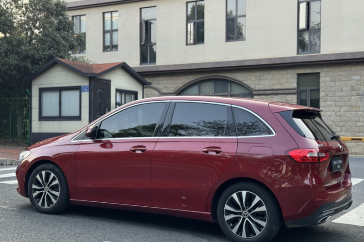 奔驰B级 2020款 B 180车身外观6001