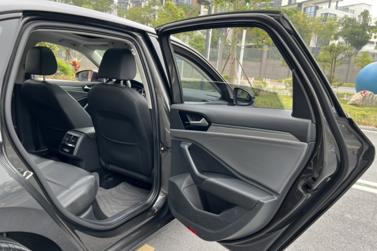 大众 速腾 2019款 280TSI DSG舒适型 国VI中控内饰7007