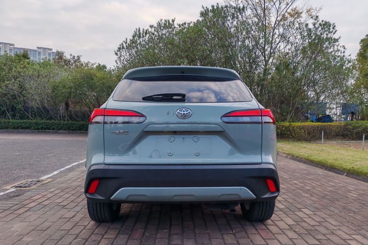 丰田 卡罗拉锐放 2022款 2.0L 旗舰版车身外观6004