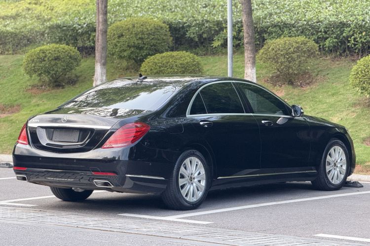 奔驰S级 2017款 S 320 L 商务型车身外观6005