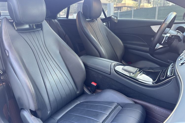 奔驰E级(进口) 2021款 改款 E 260 轿跑车局部细节9006