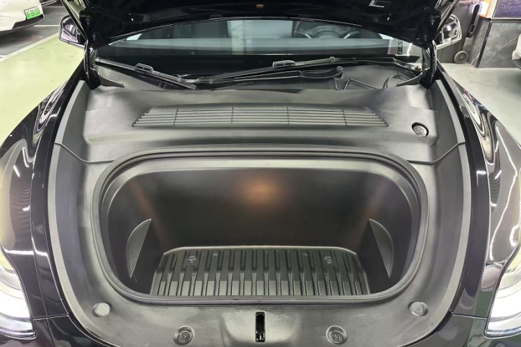 特斯拉 Model Y 2021款 标准续航后驱版局部细节24