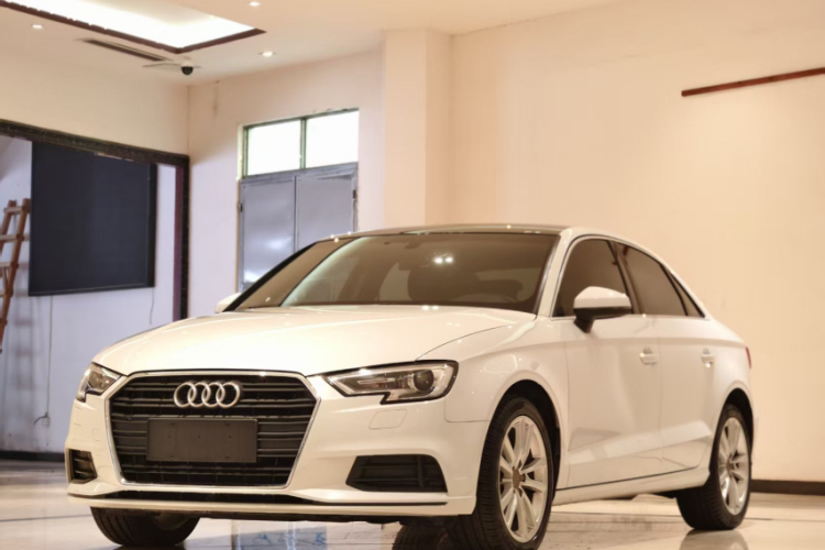 奥迪A3 2018款 30周年年型 Limousine 35 TFSI 进取型车身外观6006