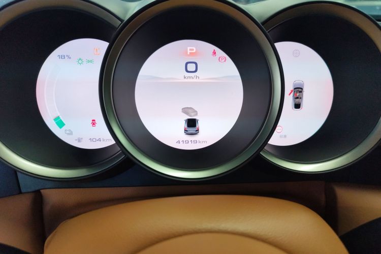 欧拉闪电猫 2022款 555km 尊贵版中控内饰15