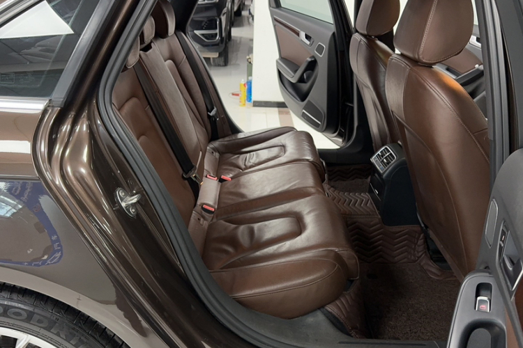 奥迪A4L 2015款 35 TFSI 自动舒适型中控内饰7001