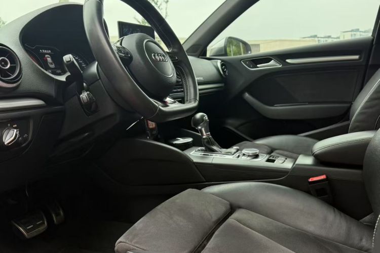 奥迪S3 2015款 S3 2.0T Limousine中控内饰7004