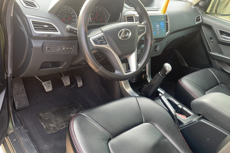 猎豹汽车 猎豹Q6 2015款 2.4L 手动四驱卓越型中控内饰7002