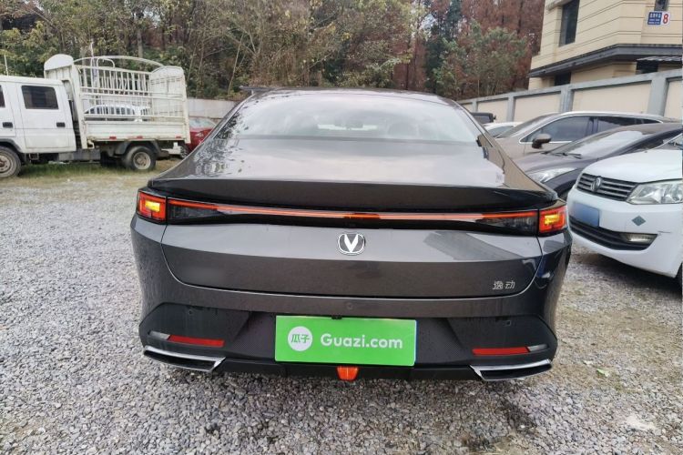 长安 逸动 2025款 蓝鲸 1.5T 500Bar尊贵型车身外观6004