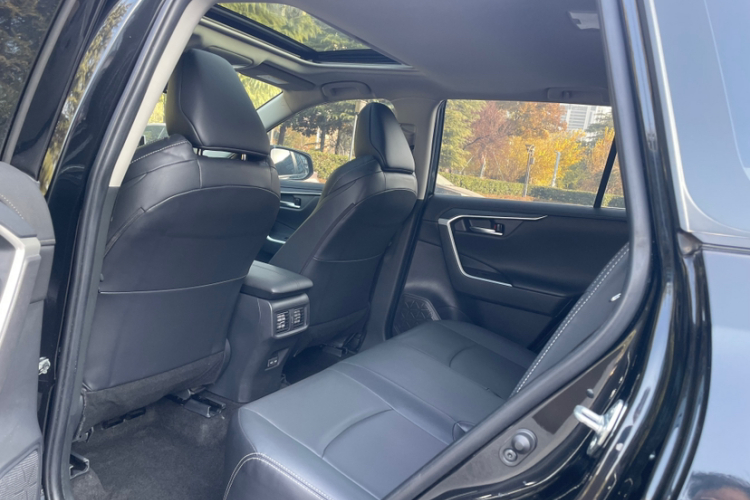 丰田 威兰达 2022款 2.0L CVT两驱豪华版中控内饰7006