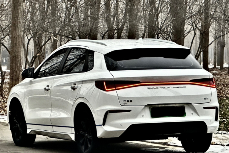 比亚迪e2 2021款 豪华型车身外观6003