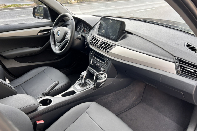 宝马X1 2014款 sDrive18i 时尚型中控内饰7010