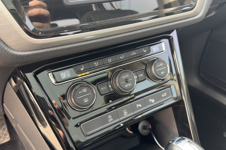 大众 2016款 途安L 280TSI DSG豪华版中控内饰7004